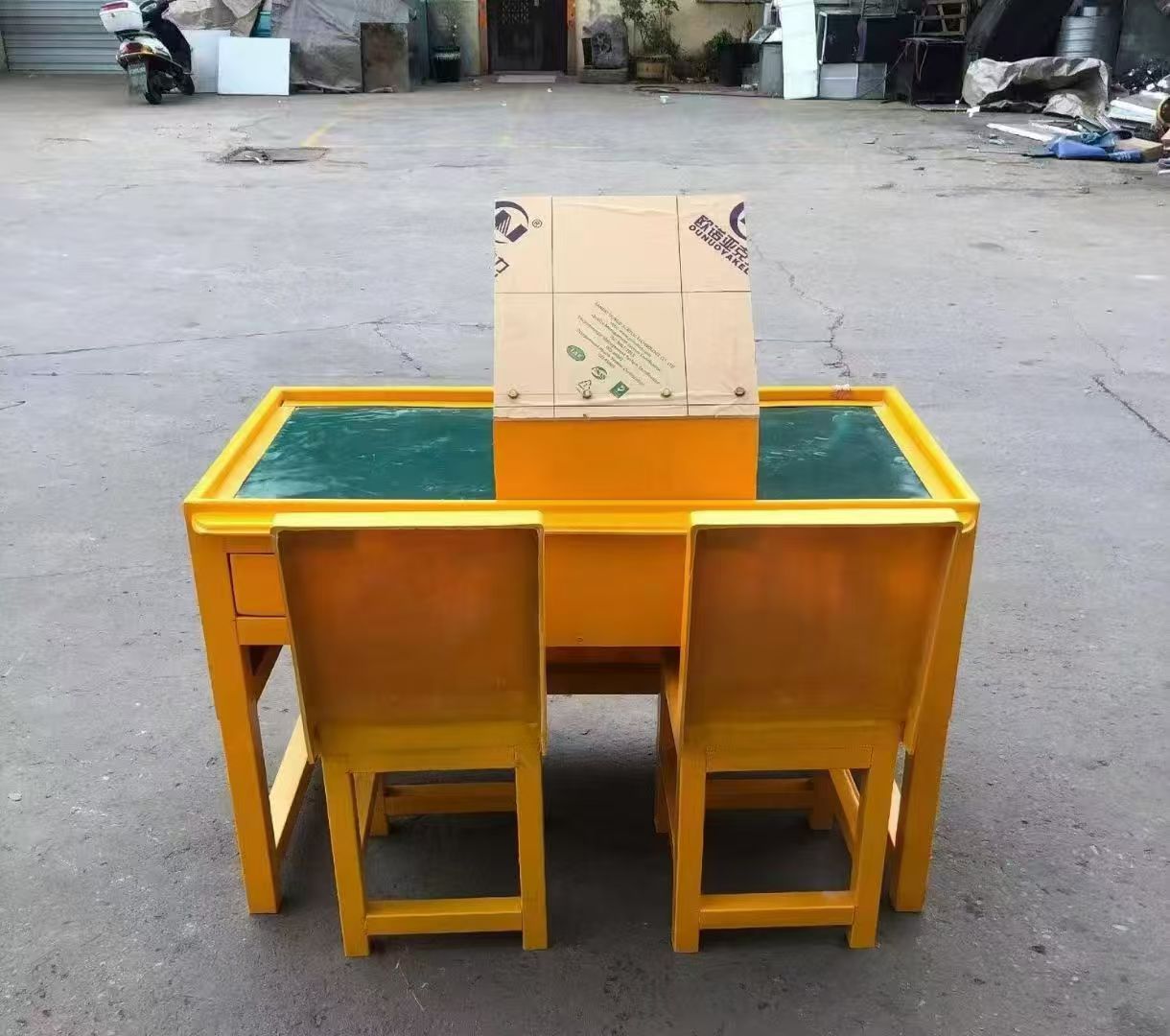 永发镇防静电导通桌井下煤矿火工品发放桌:危险品流转的安全守护者